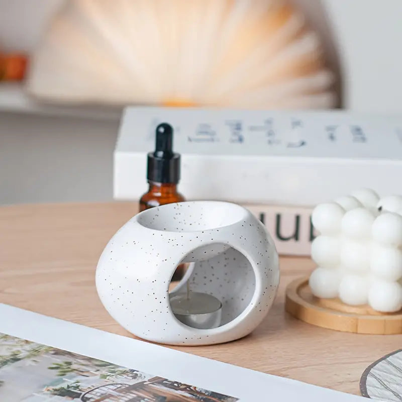 Ceramic Oil Burner with Glossy White Finish for Essential Oils and Tealight Candles – Compact Indoor Tabletop Design