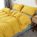 Chevron Pattern Plush Quilt Cover Set – Soft Microfiber Bedding Set with Pillowcases for Year-Round Comfort