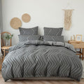 Chevron Pattern Plush Quilt Cover Set – Soft Microfiber Bedding Set with Pillowcases for Year-Round Comfort