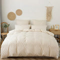 Chevron Pattern Plush Quilt Cover Set – Soft Microfiber Bedding Set with Pillowcases for Year-Round Comfort
