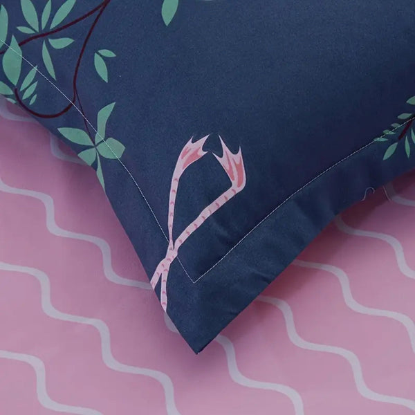 Flamingo Oasis Duvet Cover Set – 3-Piece Lightweight Microfiber with Tropical Print, Queen Size Bed Covers for Year-Round Comfort