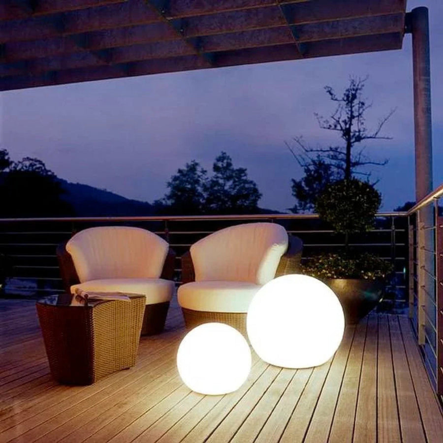 Solar Waterproof Globe Light with 16 Colors and Remote Control for Outdoor Use – Weatherproof Solar Garden Lights